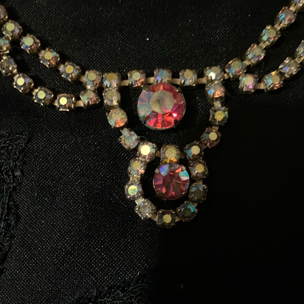 Elegant Gold and Pink Necklace